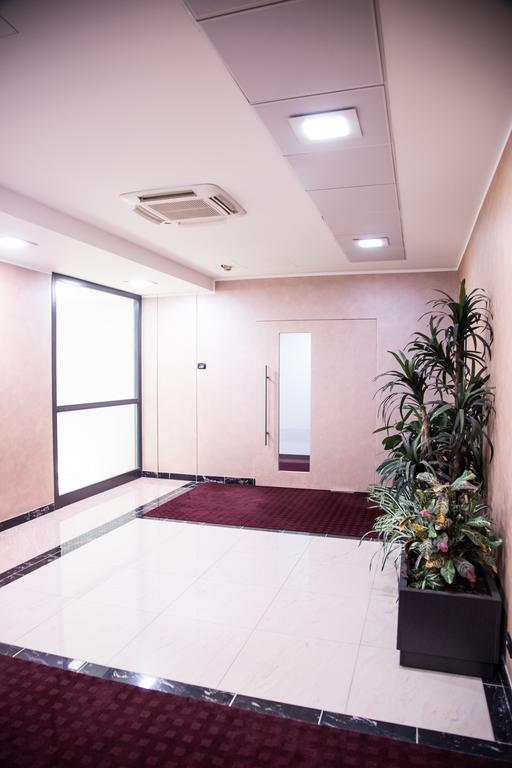 Groane Hotel Residence تشيزانو ماديرنو المظهر الخارجي الصورة