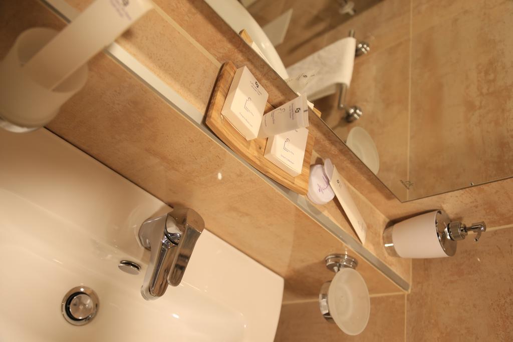Groane Hotel Residence تشيزانو ماديرنو الغرفة الصورة