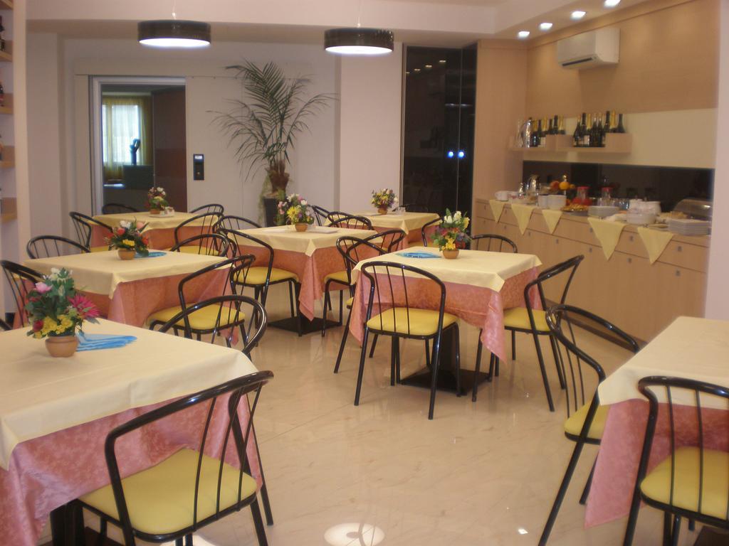 Groane Hotel Residence تشيزانو ماديرنو المظهر الخارجي الصورة