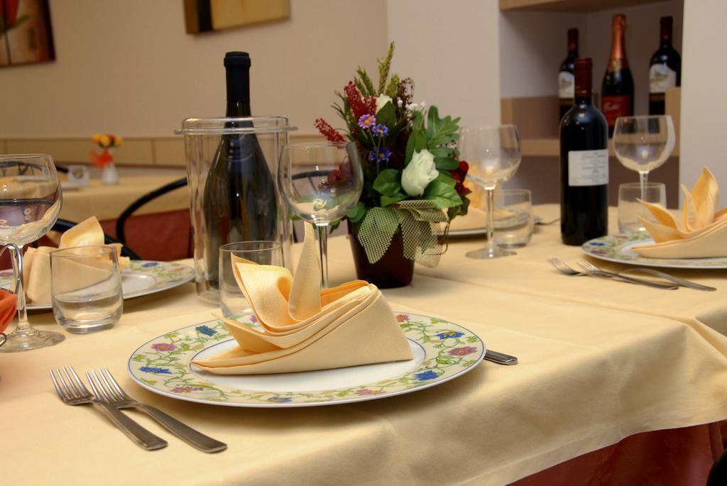Groane Hotel Residence تشيزانو ماديرنو المظهر الخارجي الصورة