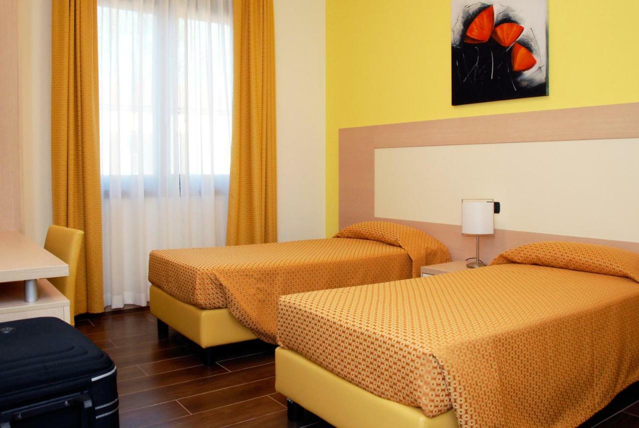 Groane Hotel Residence تشيزانو ماديرنو المظهر الخارجي الصورة
