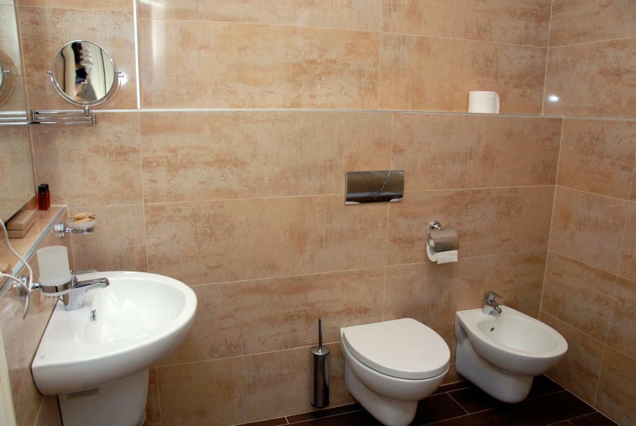 Groane Hotel Residence تشيزانو ماديرنو المظهر الخارجي الصورة