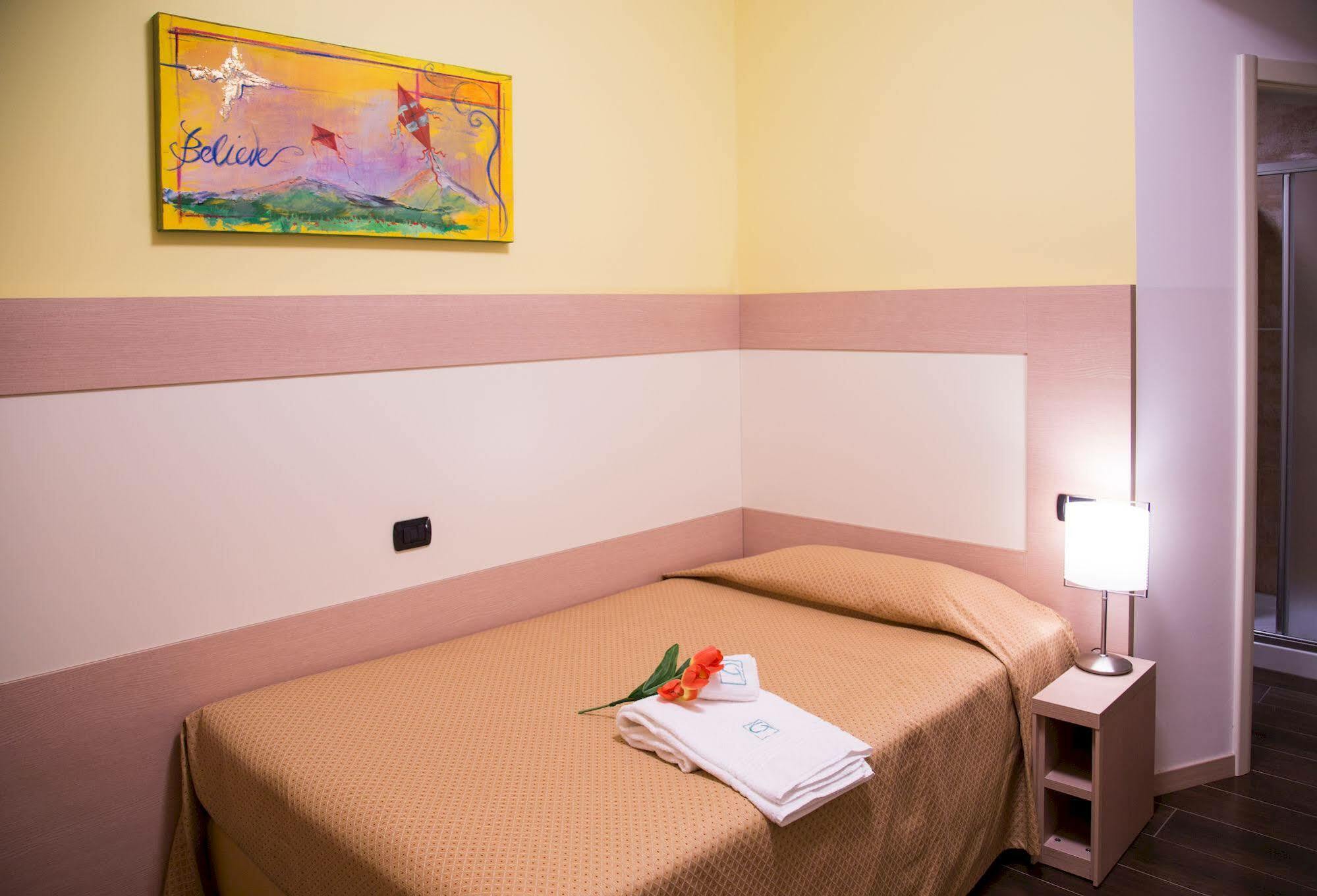 Groane Hotel Residence تشيزانو ماديرنو المظهر الخارجي الصورة