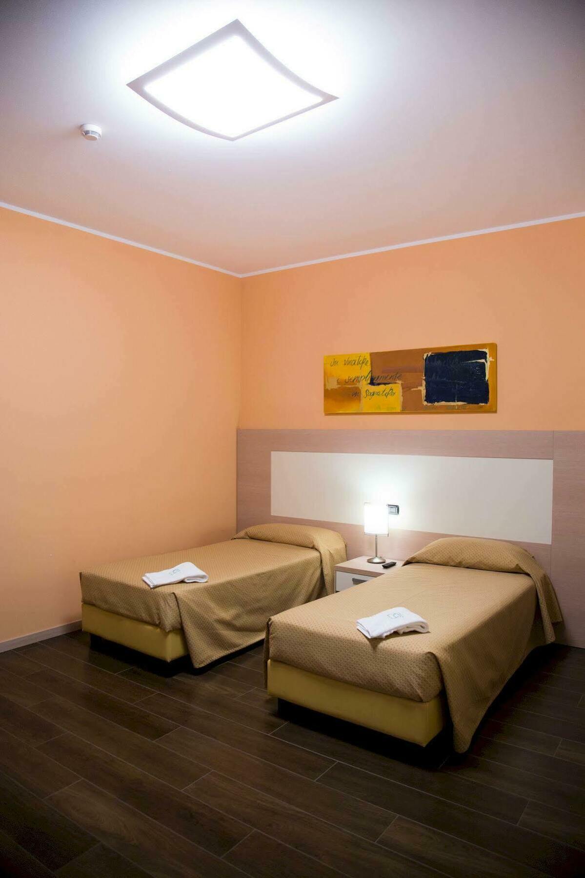Groane Hotel Residence تشيزانو ماديرنو المظهر الخارجي الصورة