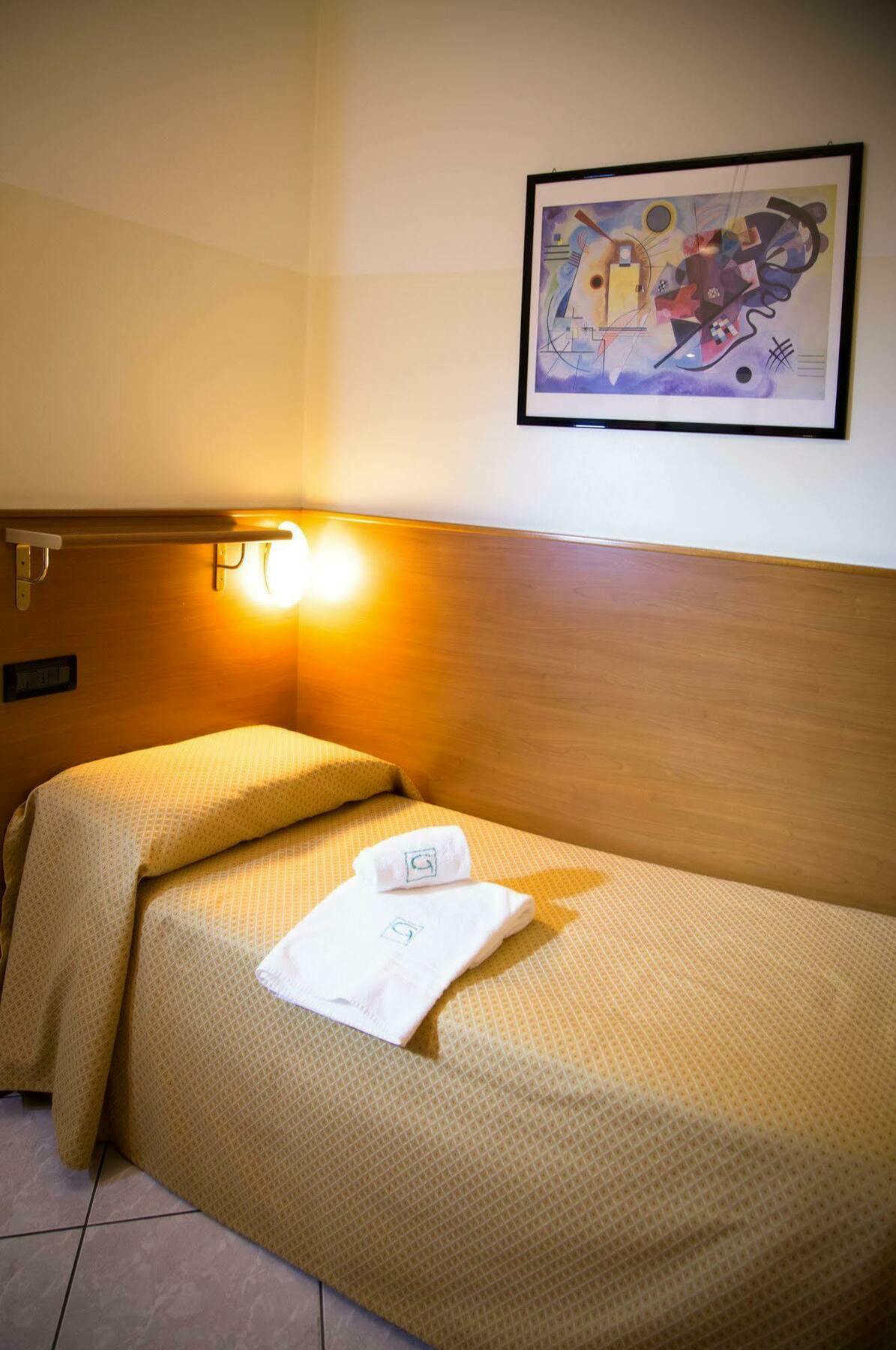 Groane Hotel Residence تشيزانو ماديرنو المظهر الخارجي الصورة