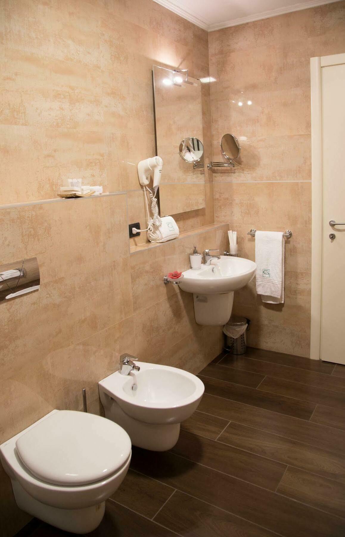 Groane Hotel Residence تشيزانو ماديرنو المظهر الخارجي الصورة