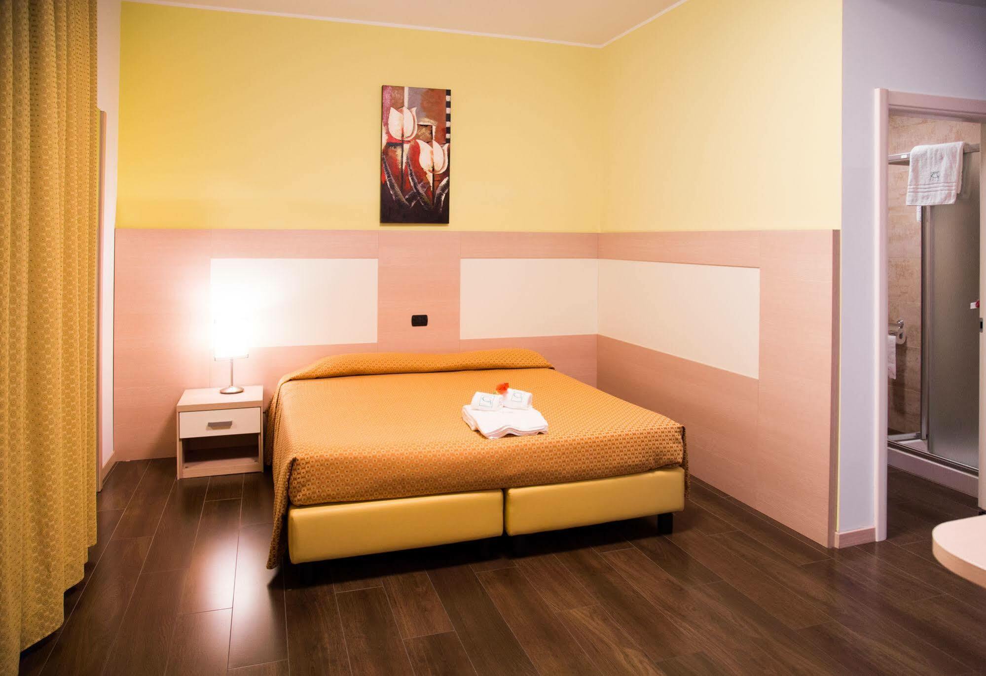 Groane Hotel Residence تشيزانو ماديرنو المظهر الخارجي الصورة